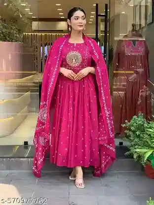 Women'sRani Embroidered Straight Kurta with Trouser & Dupatta