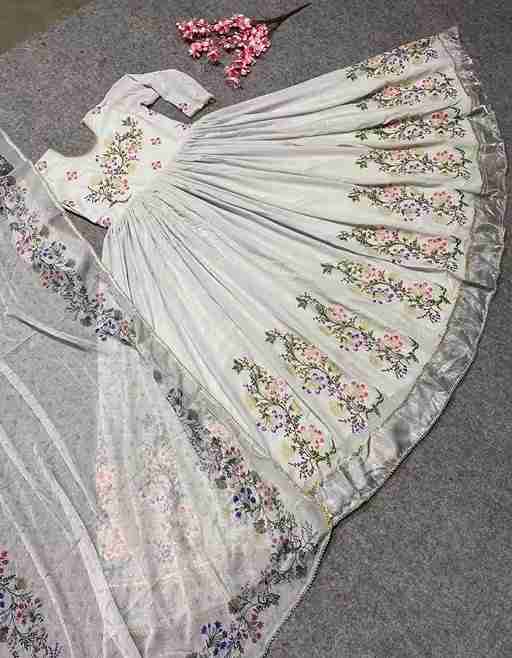 New Đěsigner Tredition Look Heavy Dola Silk Gwon Pent & Dupatta Set