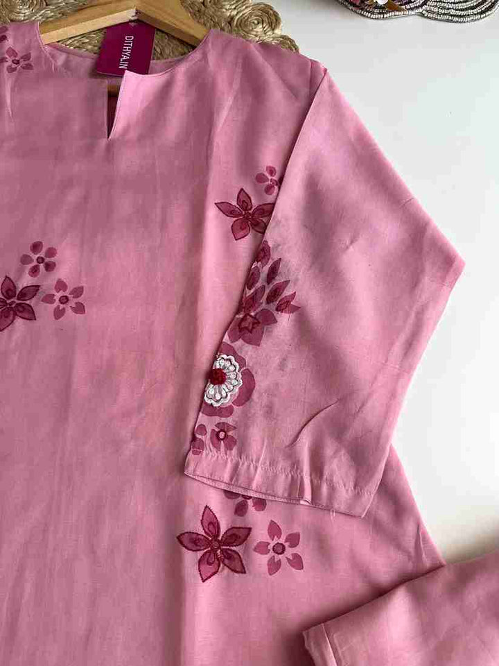 Mul Chanderi appliqué work Aline Kurti with pants and dupatta
