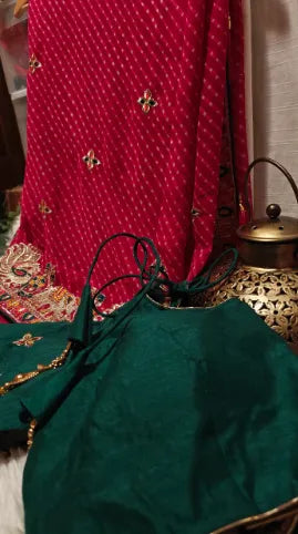 Laheriya Design Bandhani Saree with Stitched Blouse