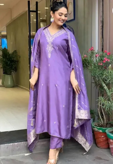 Women Chanderi Kurti Pant Dupatta Set